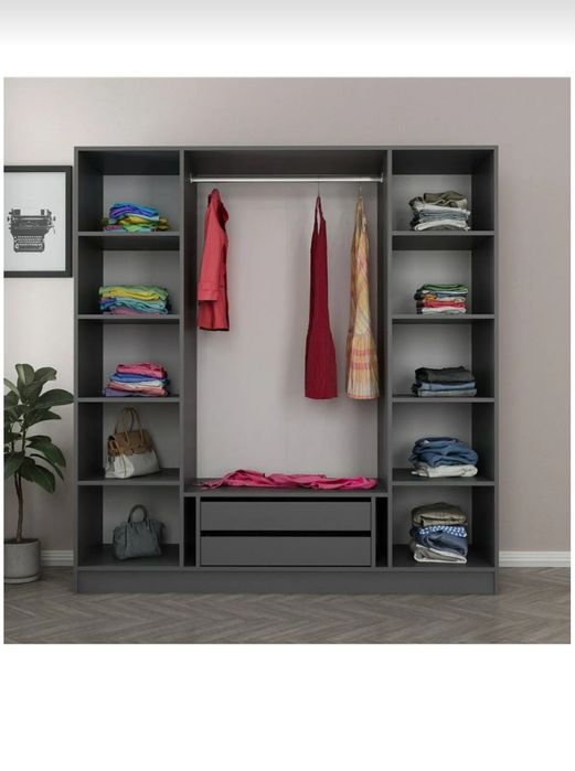 Чисто нов гардероб