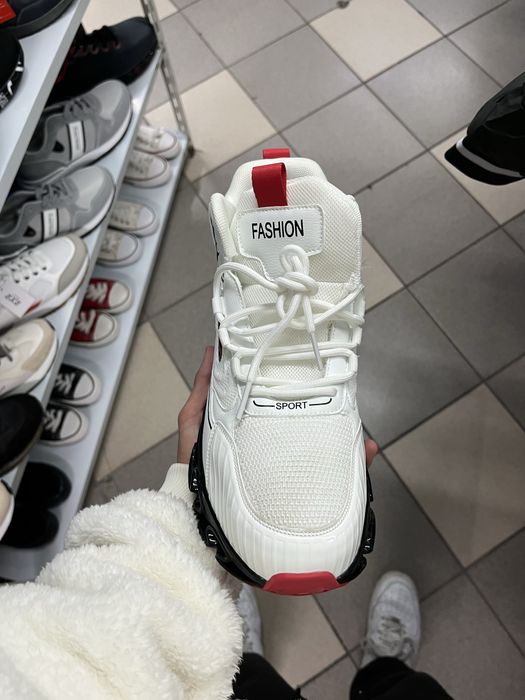 Sneakeri Chunky cu Talpă Sculptată