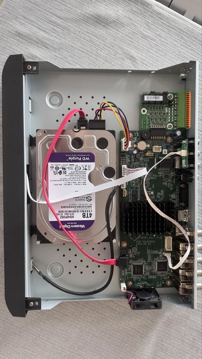 DVR Hikvision 12 canale + HDD 4TB (!)