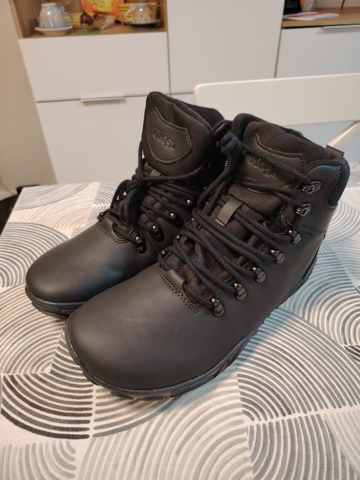 Боси мъжки обувки