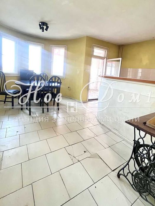 Продава се Четиристаен апартамент в Варна, Нептун - 110 кв.м за 2082 €/кв.м - Снимка #2