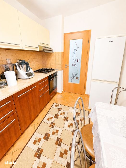 Proprietar apartament mobilat, utilat complet, izolat, zonă liniștită