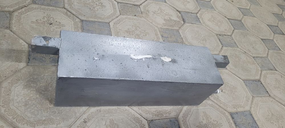 Расширительный бачок целый.