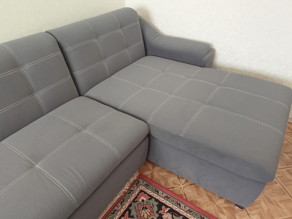 Продам диван для зала