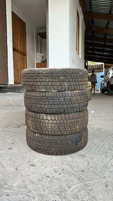 Зимние шины комплект