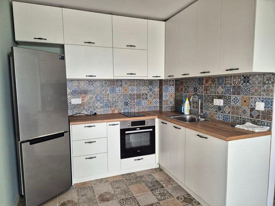 Дава се под наем Двустаен апартамент в Варна, Кайсиева градина - 60 кв.м за 348.84 € - Снимка #1