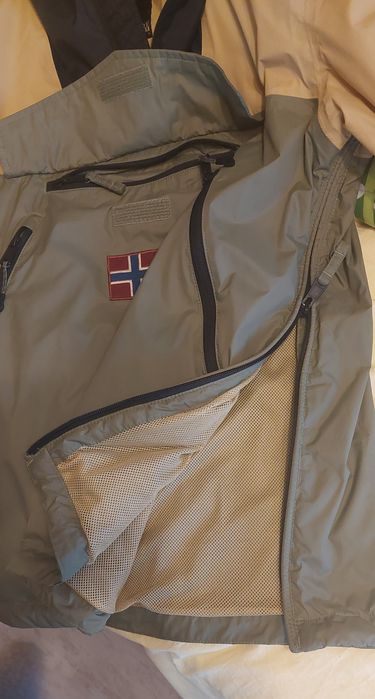 Яке napapijri geographic