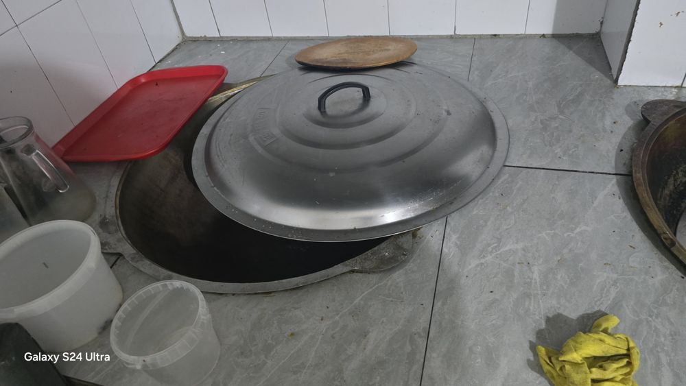 Продаётся посуду и газ плитка для кафе,ресторан