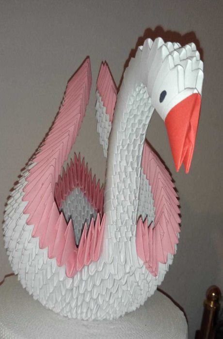 Origami, lebădă, făcută manual