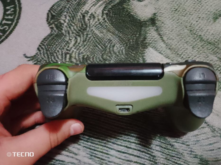 Джойстик ps4 продам