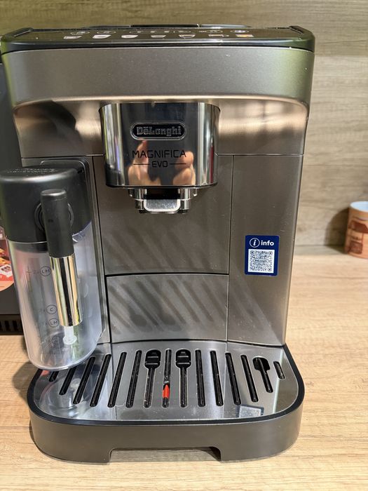 Кафеавтомат Delonghi Evo  Ecam 290.81  в гаранция