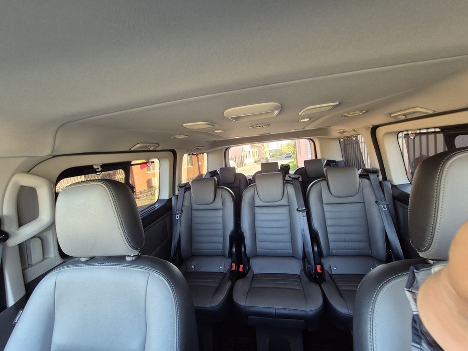 Inchiriez microbuz Ford Tourneo  2022 automat, 8 locuri