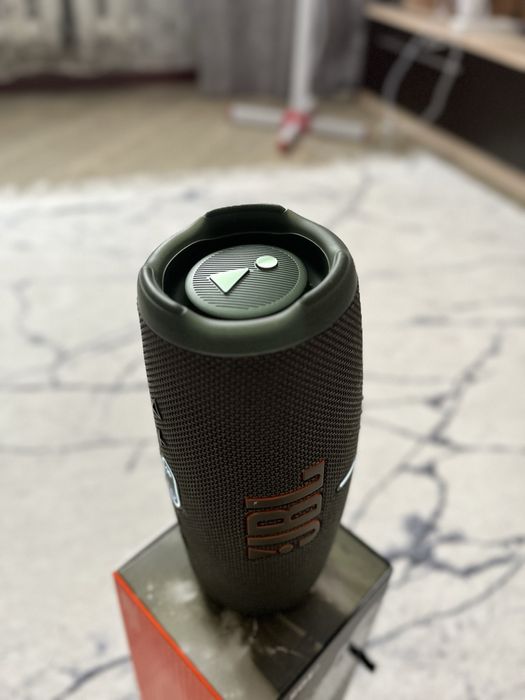 Jbl charge 5 зеленого цвета