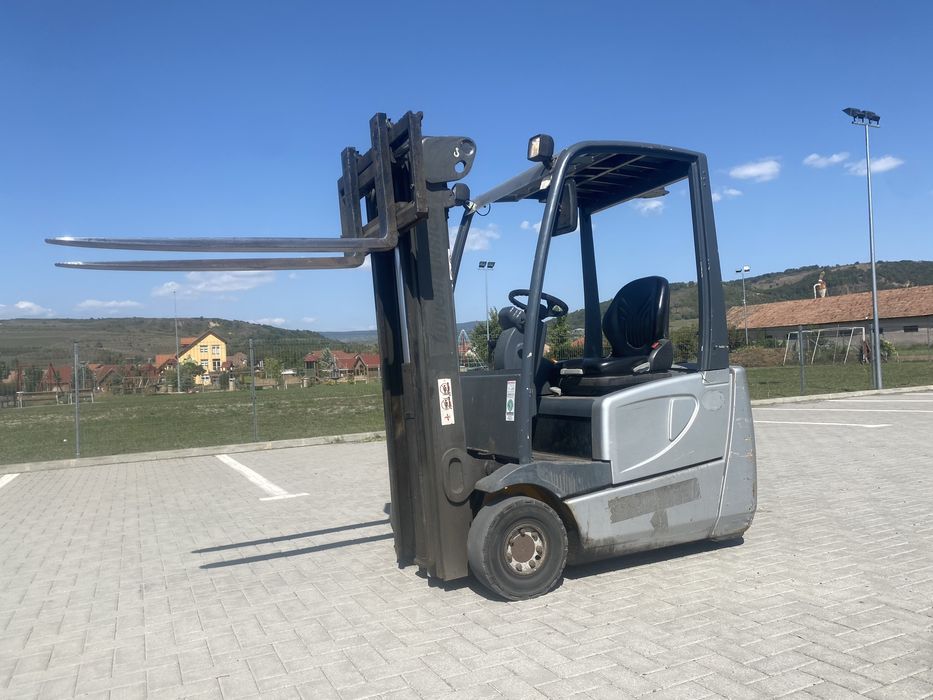 De inchiriat stivuitoare electrice