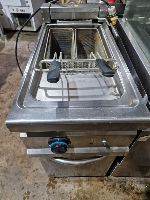 Friteuza dubla inox,  electrica sau gaz, cu robinet scurgere