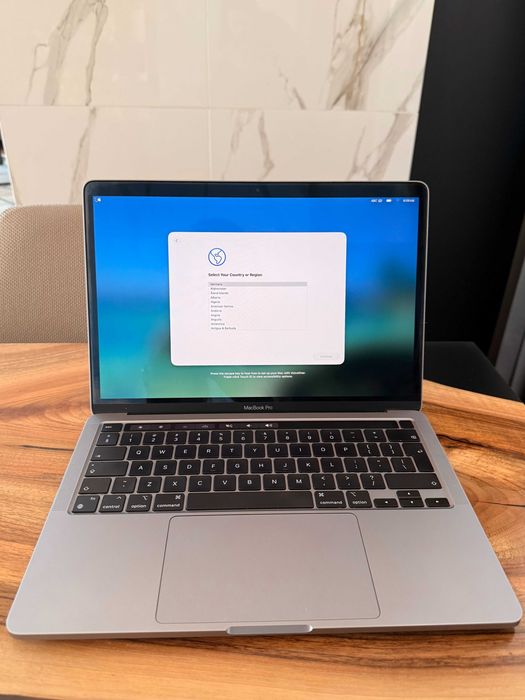 MacBook Pro M1 16GB/512GB • 92% Battery • Touch Bar