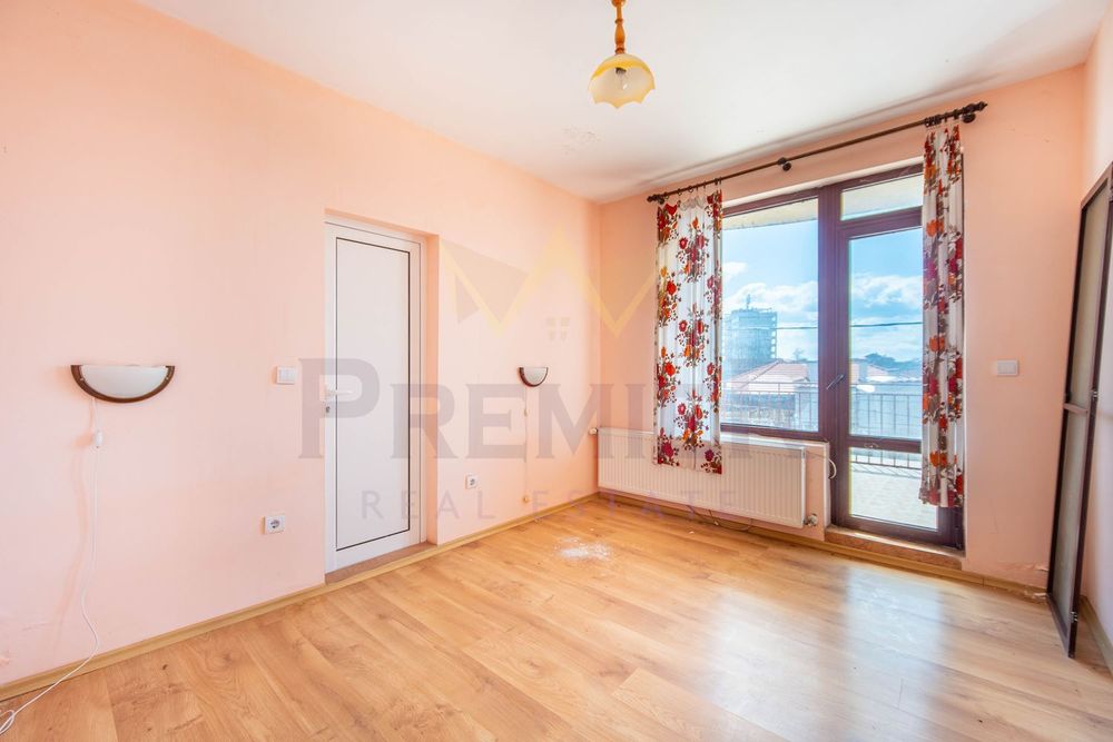 Продава се Къща в Каварна - 424 кв.м за 371 €/кв.м - Снимка #3