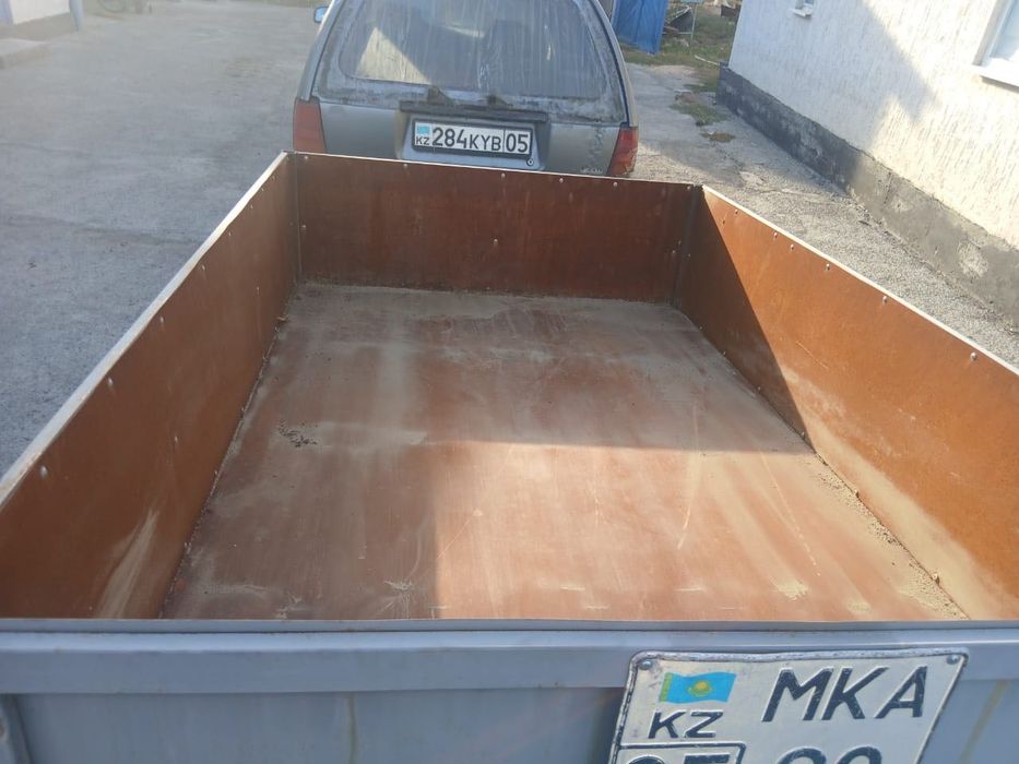 Продаю машину с прицепом