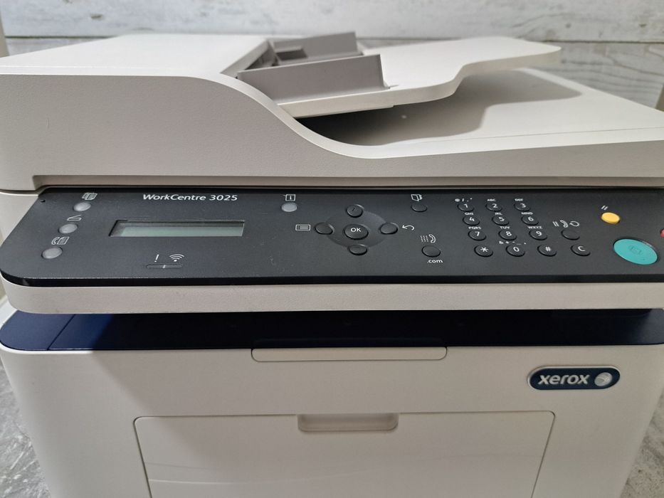 Продам МФУ принтер 3в1 XEROX 3025NI  (идеал)