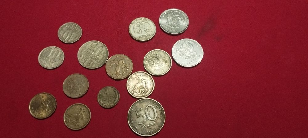 Продам монеты разные