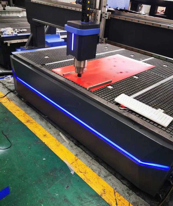 Фрезерно гравировальный станок с ЧПУ