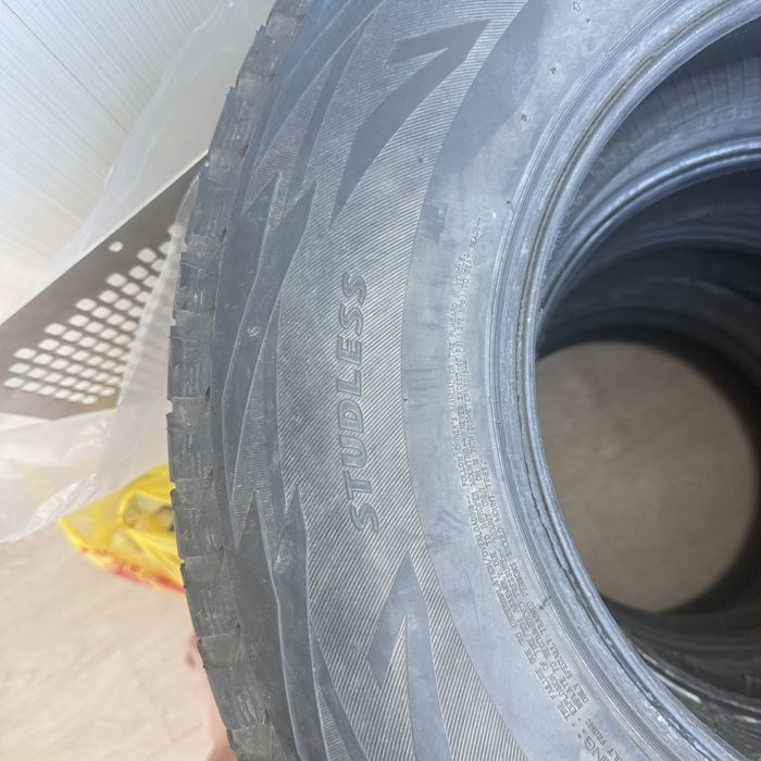 Щины Bridgeston Blizzak 245/75/16