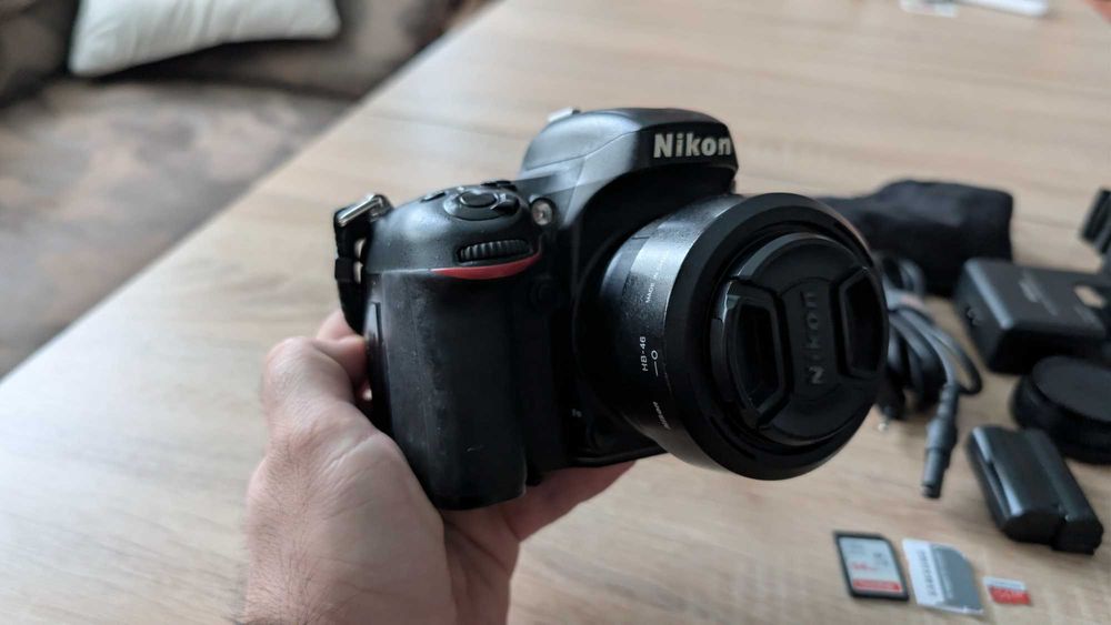 Пълен фотографски комплект: Nikon D610 + 35mm обектив и аксесоари