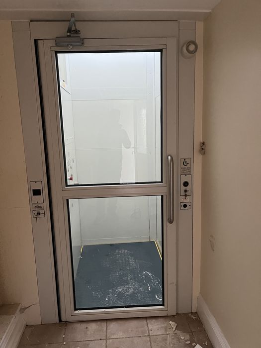 Lift interior pentru Persoane cu Dizabilitățati Handicap Batrani