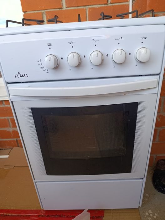 Продам газовую плиту