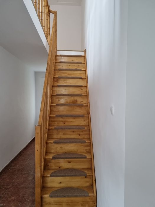 Casa de vanzare sau schimb cu o proprietate mai mica plus diferenta