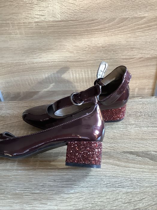 Нови дамски обувки, размер 38