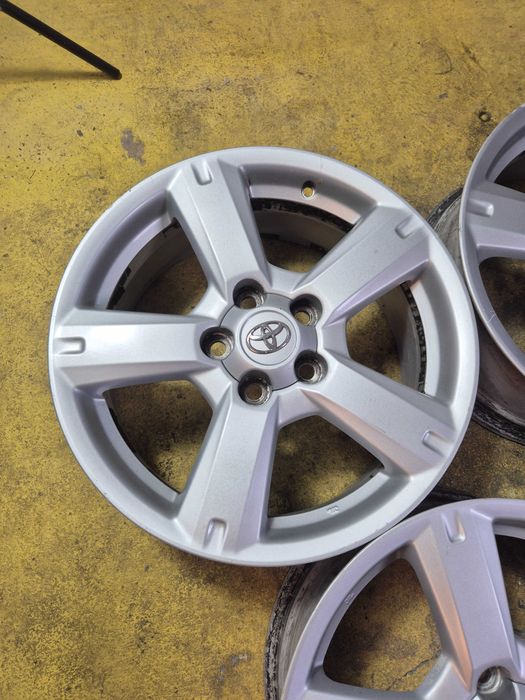 4 jante Aliaj 5x114.3 17'' OEM Toyota Rav4 CH-R Corolla AURIS 7J ET 45