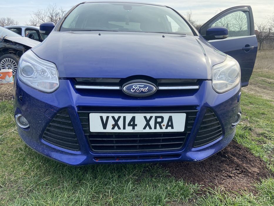 Far/faruri xenon ford focus 3 stanga/dreapta