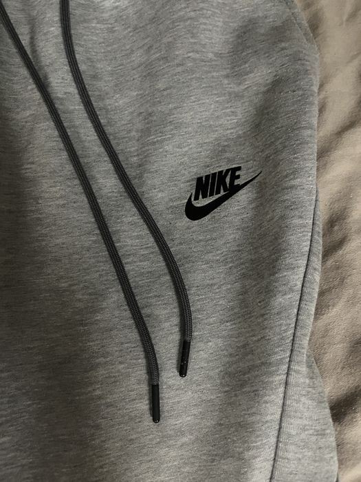 Nike tech fleece old season