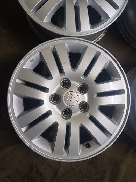 Продам оригинальные диски R16 на MITSUBISHI