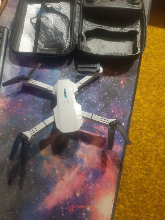 Дрон Е88 про.. новыц