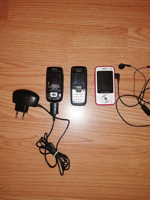 Vând 3 telefoane 150 lei toate