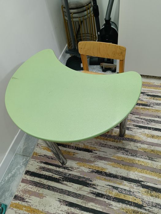 Детский стол и стульчик б/у