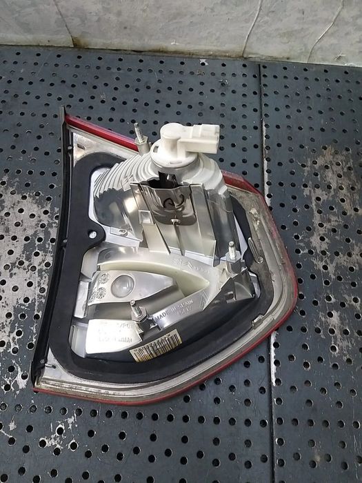 Stop tripla lampa dreapta haion citroen c4 1 picasso 9653547677