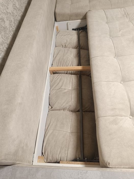 Диван угловой.     .