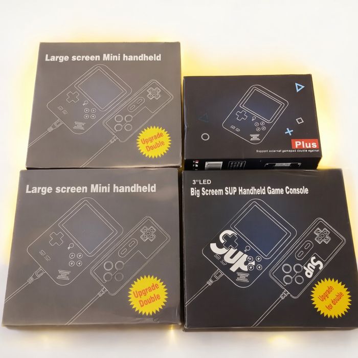 Ретро гейм конзола чиста,модерна