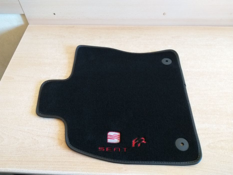 Covorase auto din mocheta dedicate SEAT LEON FR (5F)
