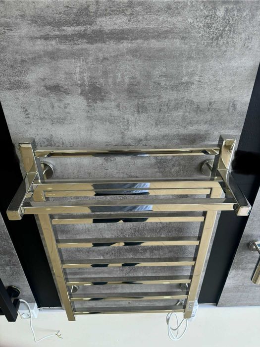 Электрический полотенцесушитель с полочкой от производителя