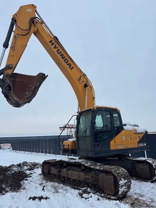 Гусеничный экскаватор HYUNDAI 225L