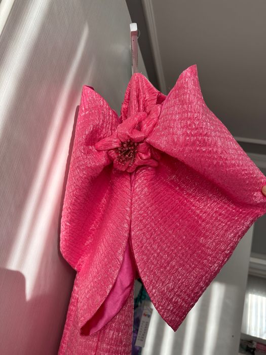 Къса рокля с паднали ръкави