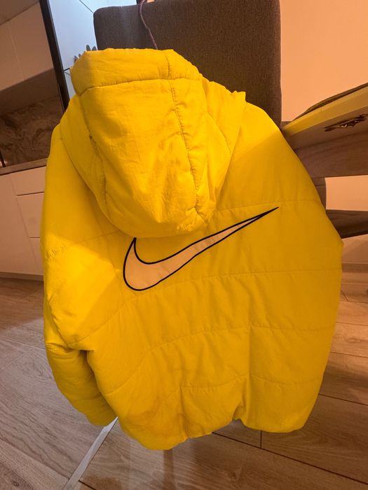 Оригинално яке Nike M размер