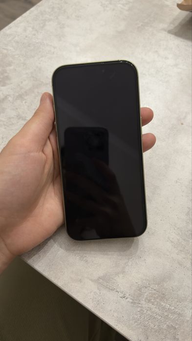 Продам Iphone 17. Куплен в магазине Мечта,