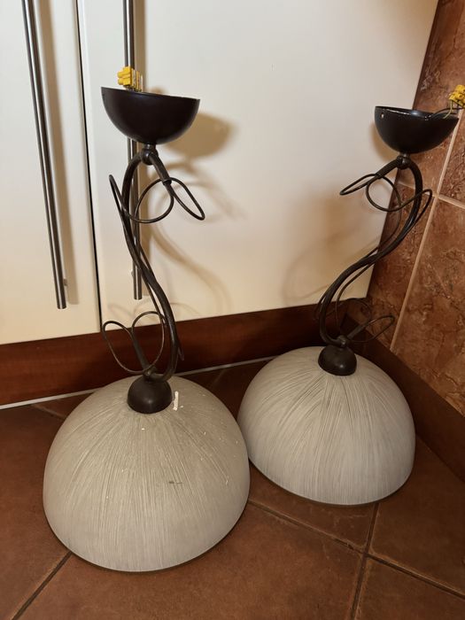 Vand doua lustre/candelabre in stare foarte buna de functionare