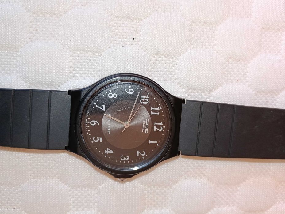 Автоматичен позлатен часовник J.Spring на SEIKO и часовник CASIO