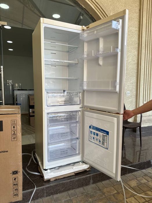 Samsung Холодильник модель: RB29 FERNDWW/WT